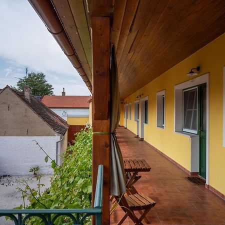 Ubytovani Kroupa Dolni Dunajovice Luaran gambar