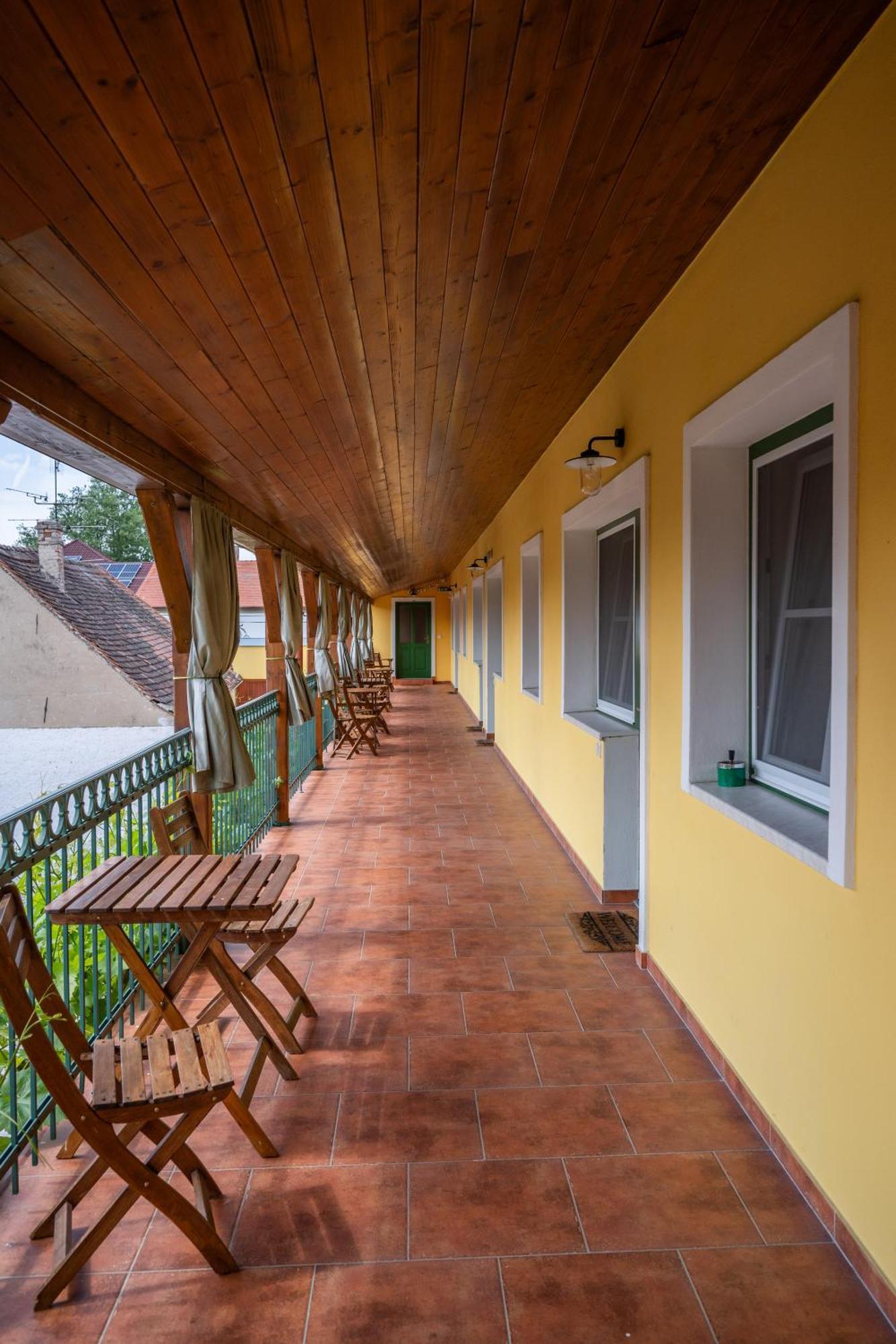Ubytovani Kroupa Dolni Dunajovice Luaran gambar