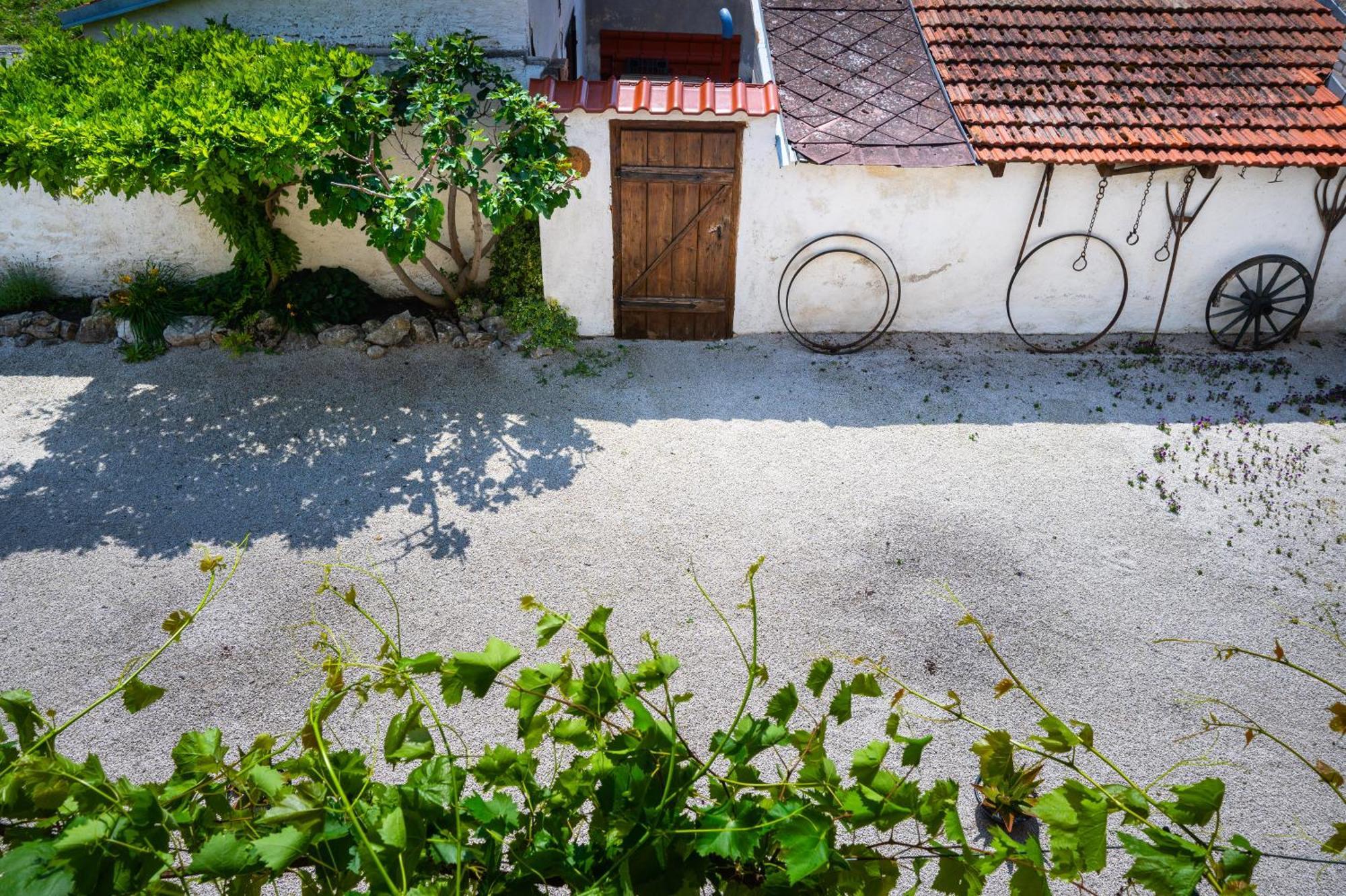 Ubytovani Kroupa Dolni Dunajovice Luaran gambar